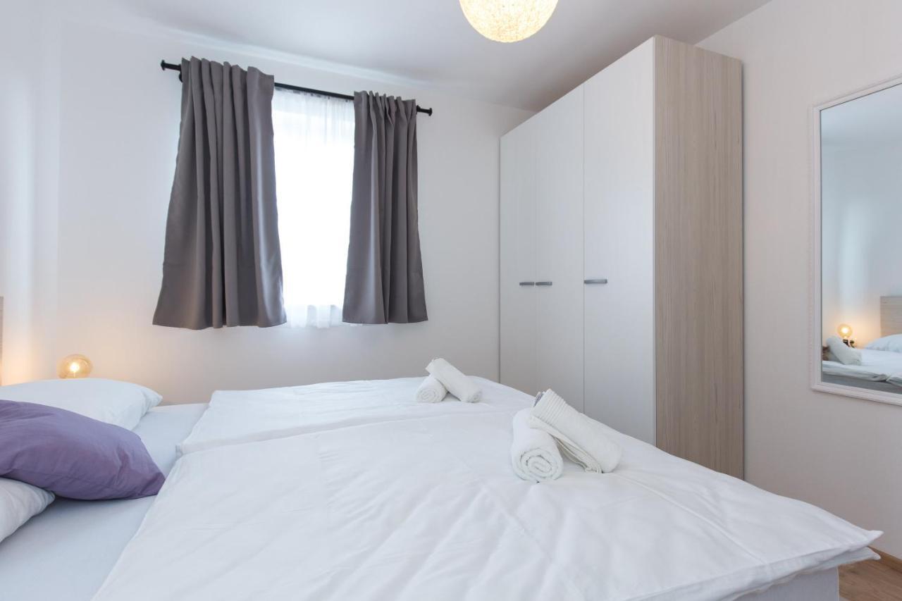 Apartments Kiara Пунат Екстериор снимка
